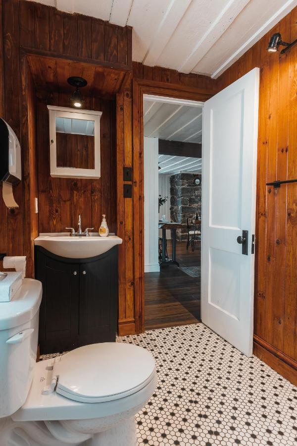 Auberge De L'Ouest Deschambault Экстерьер фото