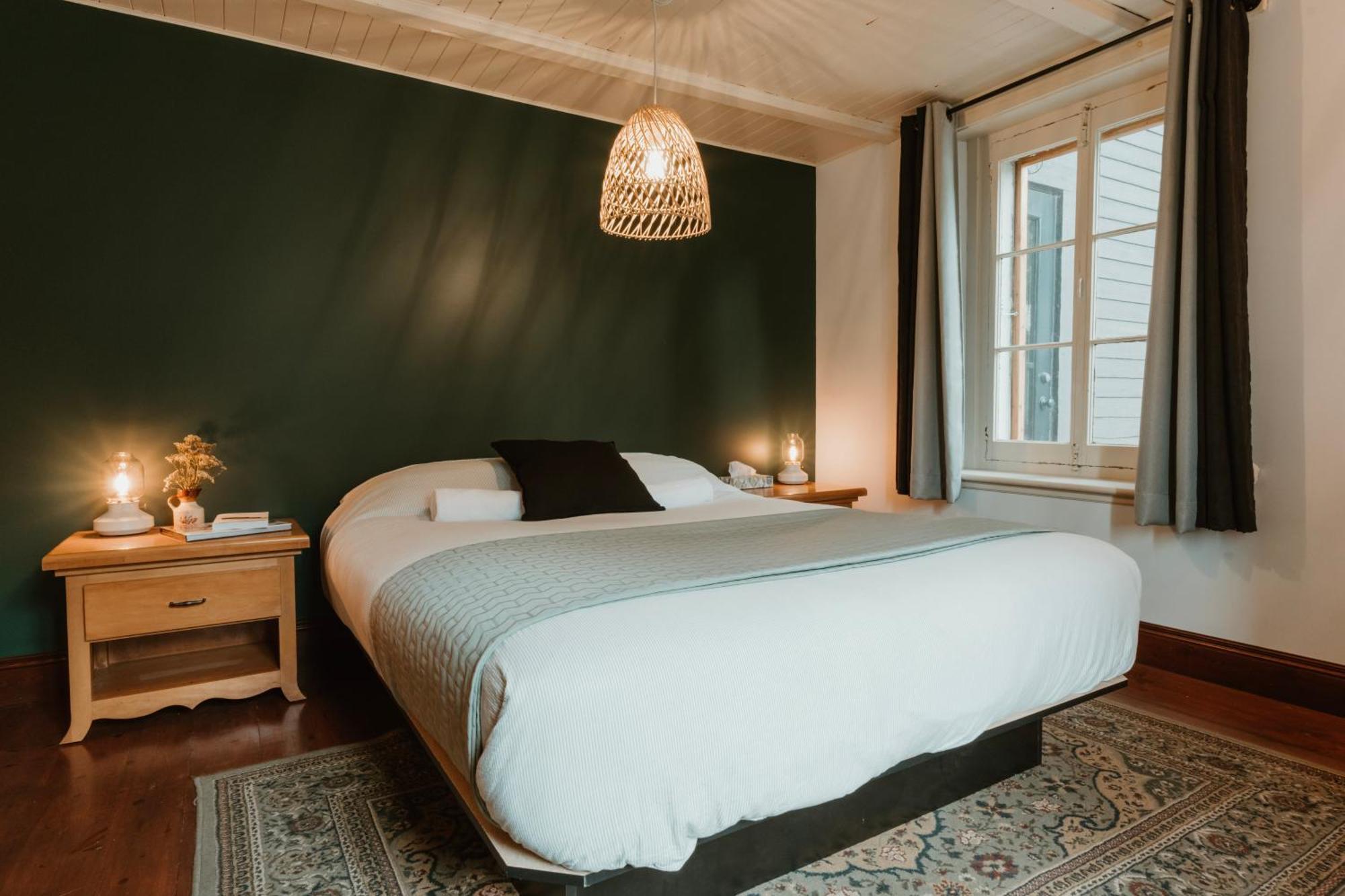 Auberge De L'Ouest Deschambault Экстерьер фото